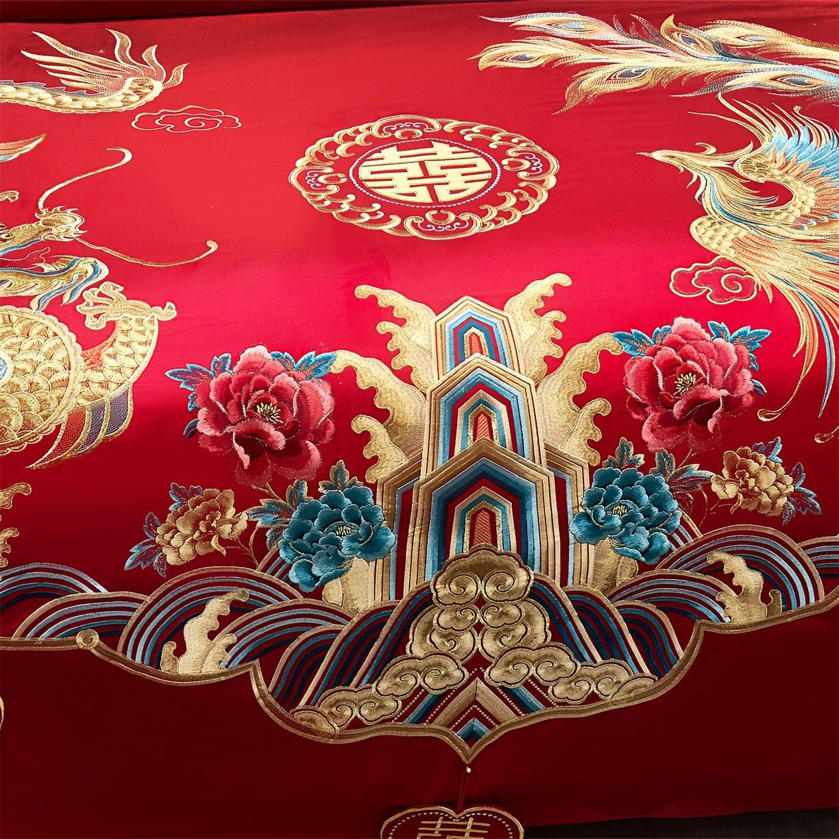 91家纺网 家纺一手货源 找家纺 布乐意 2025新款全棉长绒棉贡缎提花全工艺喷气重工新中式绣花大红婚庆四件套多件套直播 百年好合