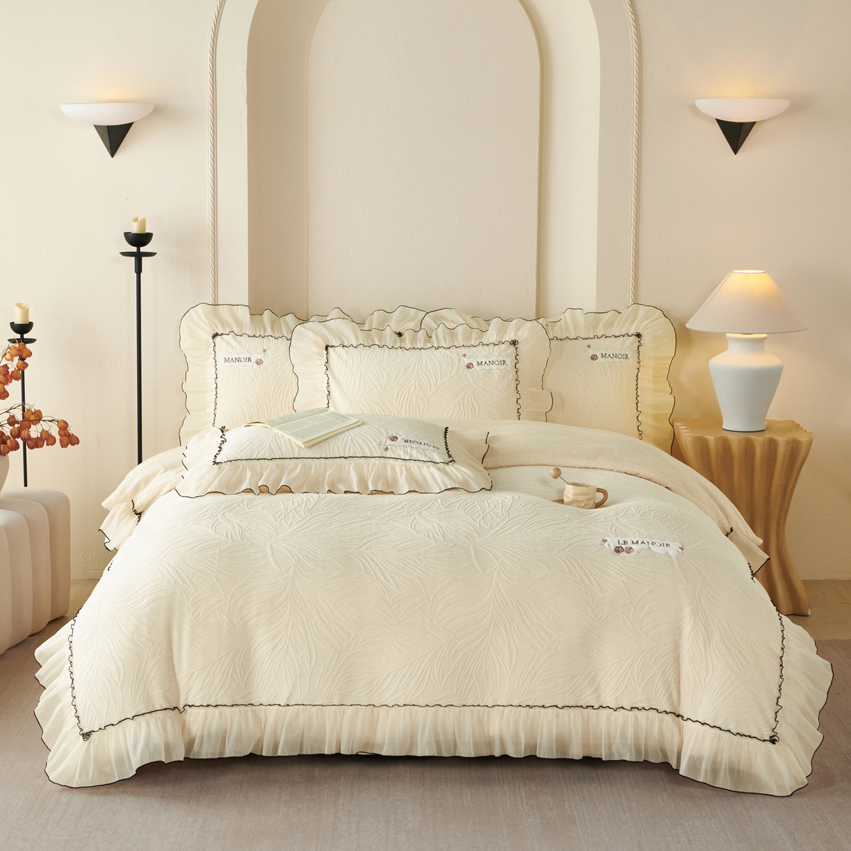 91家纺网 家纺一手货源 找家纺 青竹苑 2025新款雕花牛奶绒夹棉床盖款四件套 森野-暖白