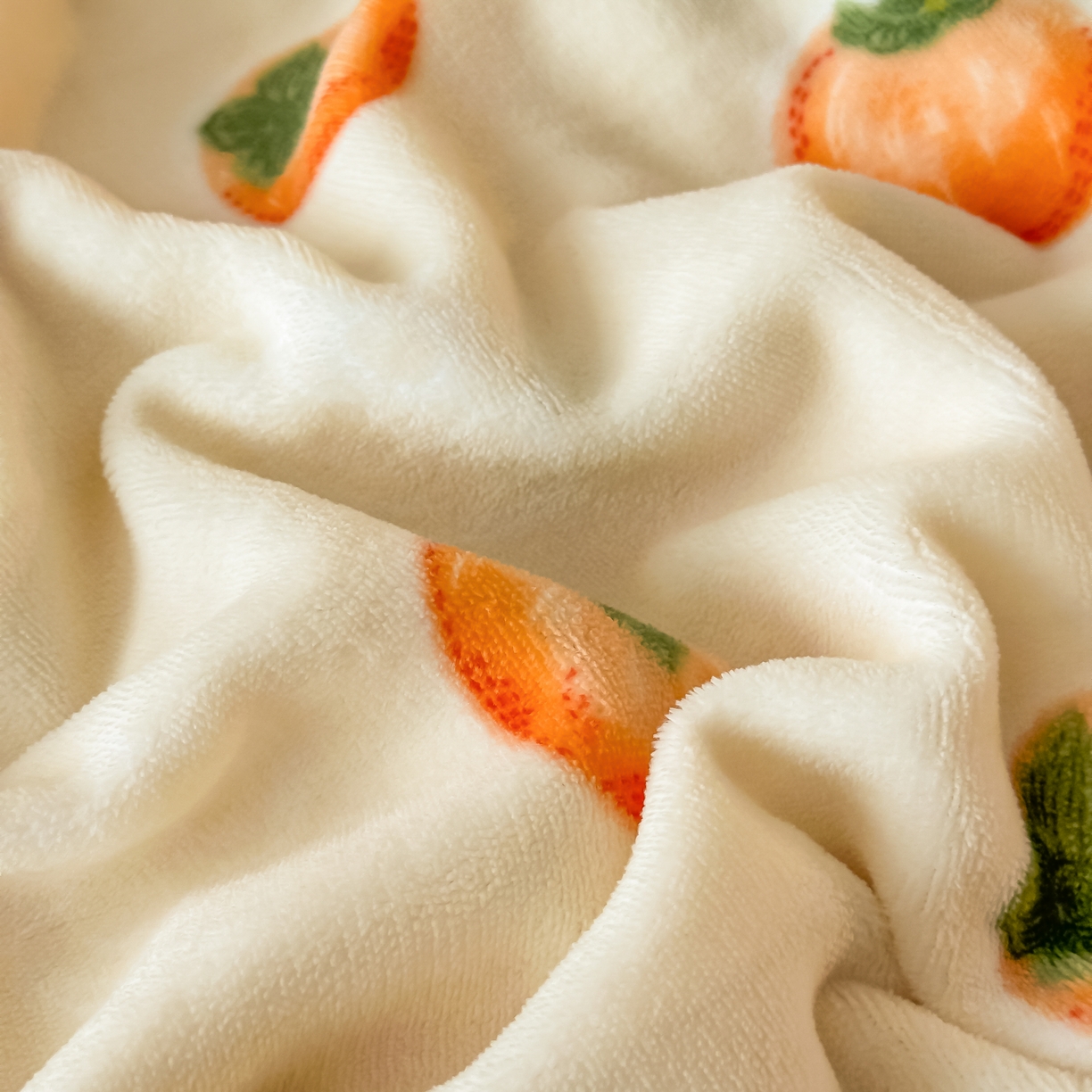 91家纺网 家纺一手货源 找家纺 凤杰家纺 2025新款加厚牛奶绒床盖四件套 柿柿如意