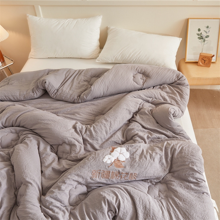 91家纺网 家纺一手货源 找家纺 西域种棉人 2025新款新疆纯棉花被子带皱手工水洗棉冬被被芯春秋被四季用盖被 云暖-灰