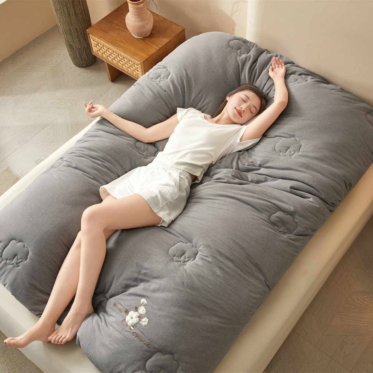 91家纺网 家纺一手货源 找家纺 西域种棉人 2025新款新疆纯棉花被子带皱手工水洗棉冬被被芯春秋被四季用盖被 风铃-灰