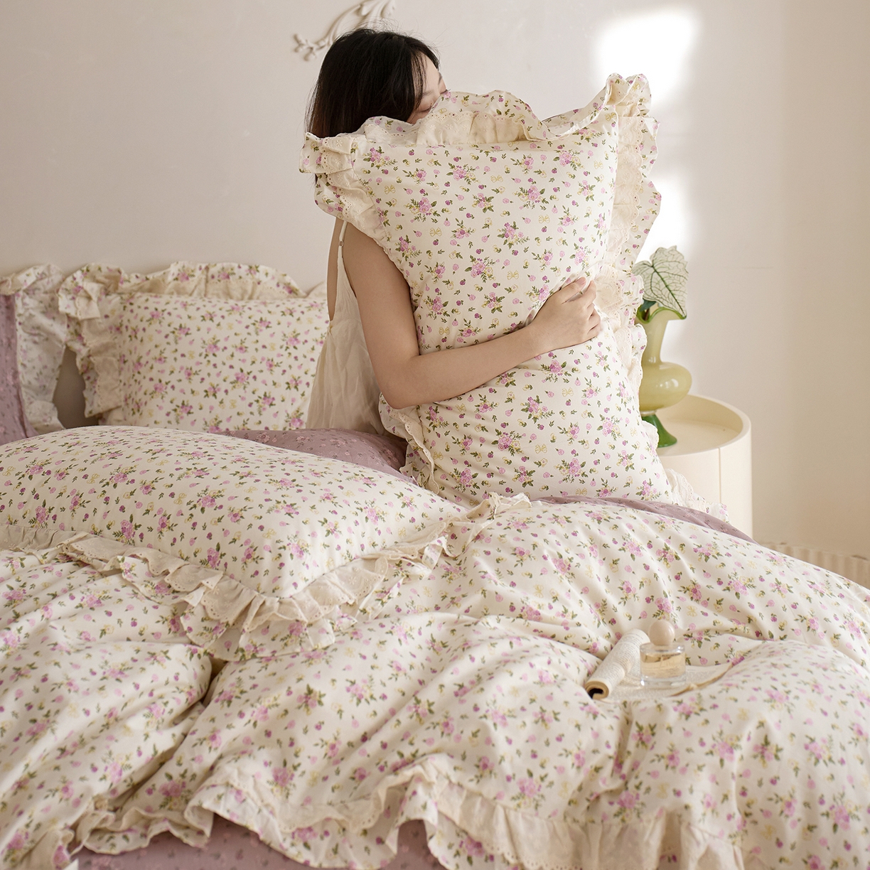 91家纺网 家纺一手货源 找家纺 清雅福 2025春夏新品全棉13372法式双层花边系列四件套 艾米丽