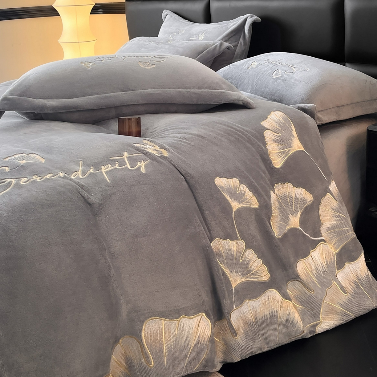 91家纺网 家纺一手货源 找家纺 （总）苏源家居 2025新款冬季轻奢风刺绣牛奶绒四件套-永恒