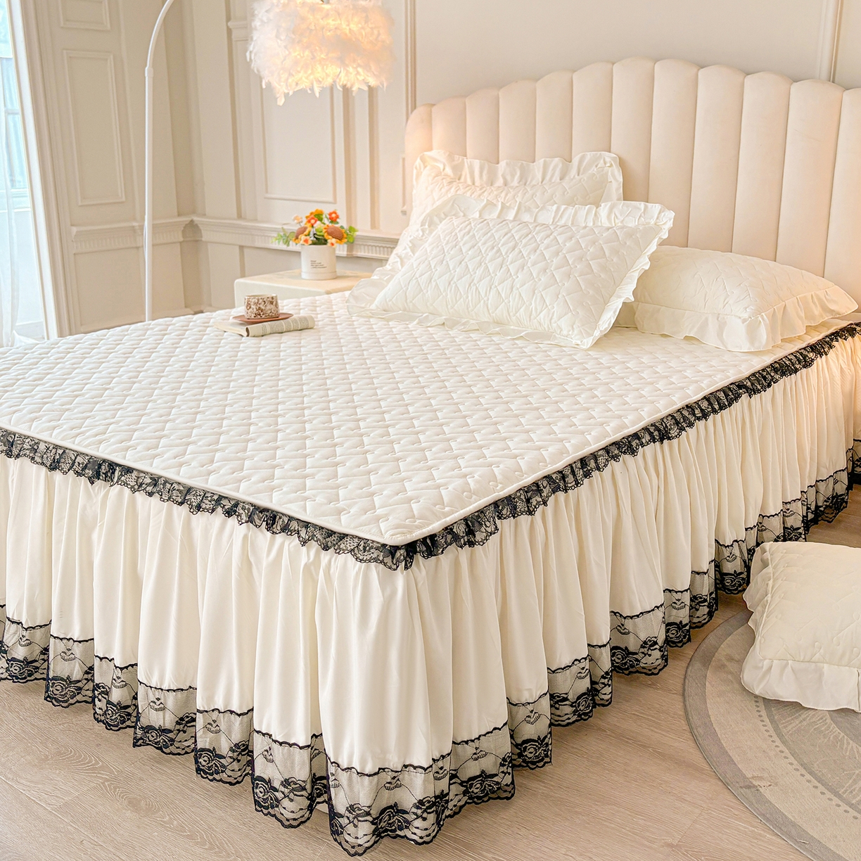 91家纺网 家纺一手货源 找家纺 （总）笠裙家纺 2025新款蕾丝水洗棉夹棉加厚单床裙-繁星