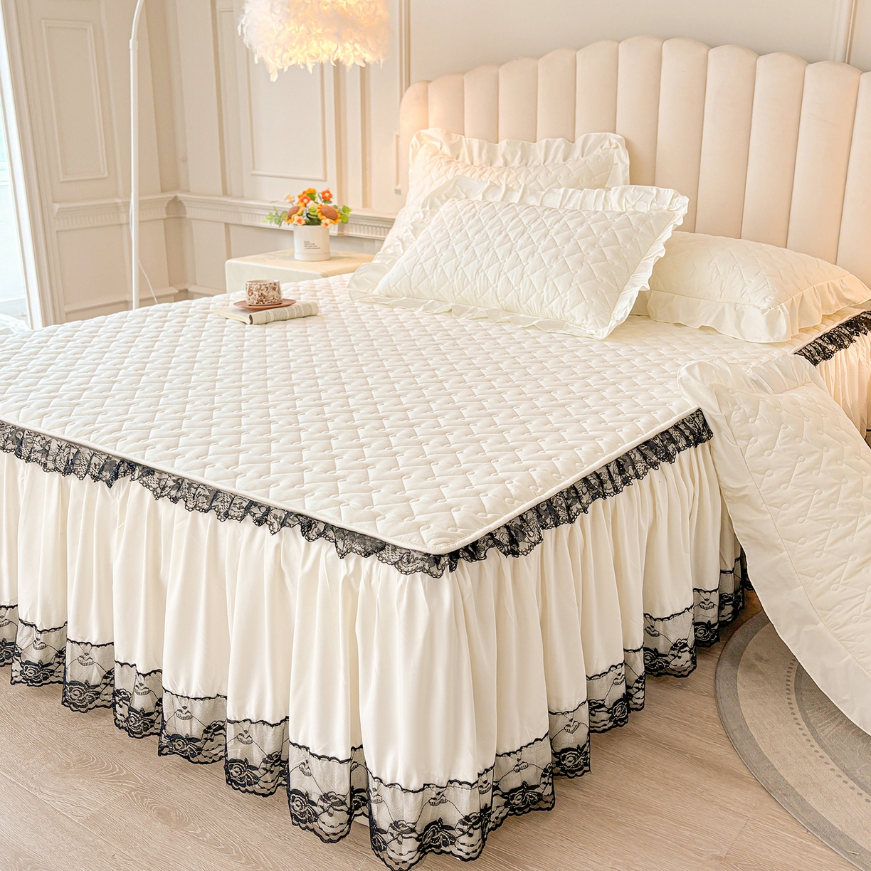 91家纺网 家纺一手货源 找家纺 （总）笠裙家纺 2025新款蕾丝水洗棉夹棉加厚单床裙-繁星