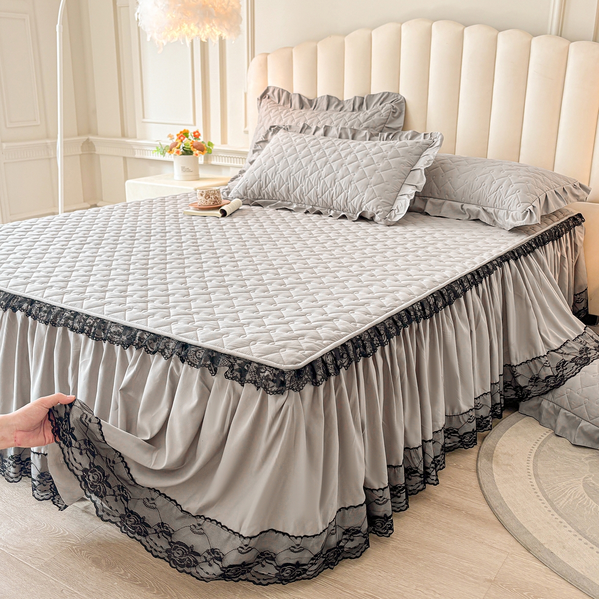 91家纺网 家纺一手货源 找家纺 （总）笠裙家纺 2025新款蕾丝水洗棉夹棉加厚单床裙-繁星