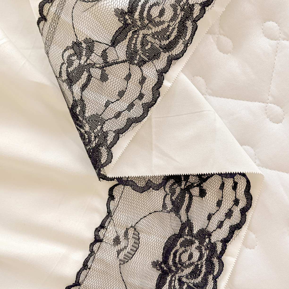 91家纺网 家纺一手货源 找家纺 （总）笠裙家纺 2025新款蕾丝水洗棉夹棉加厚单床裙-繁星