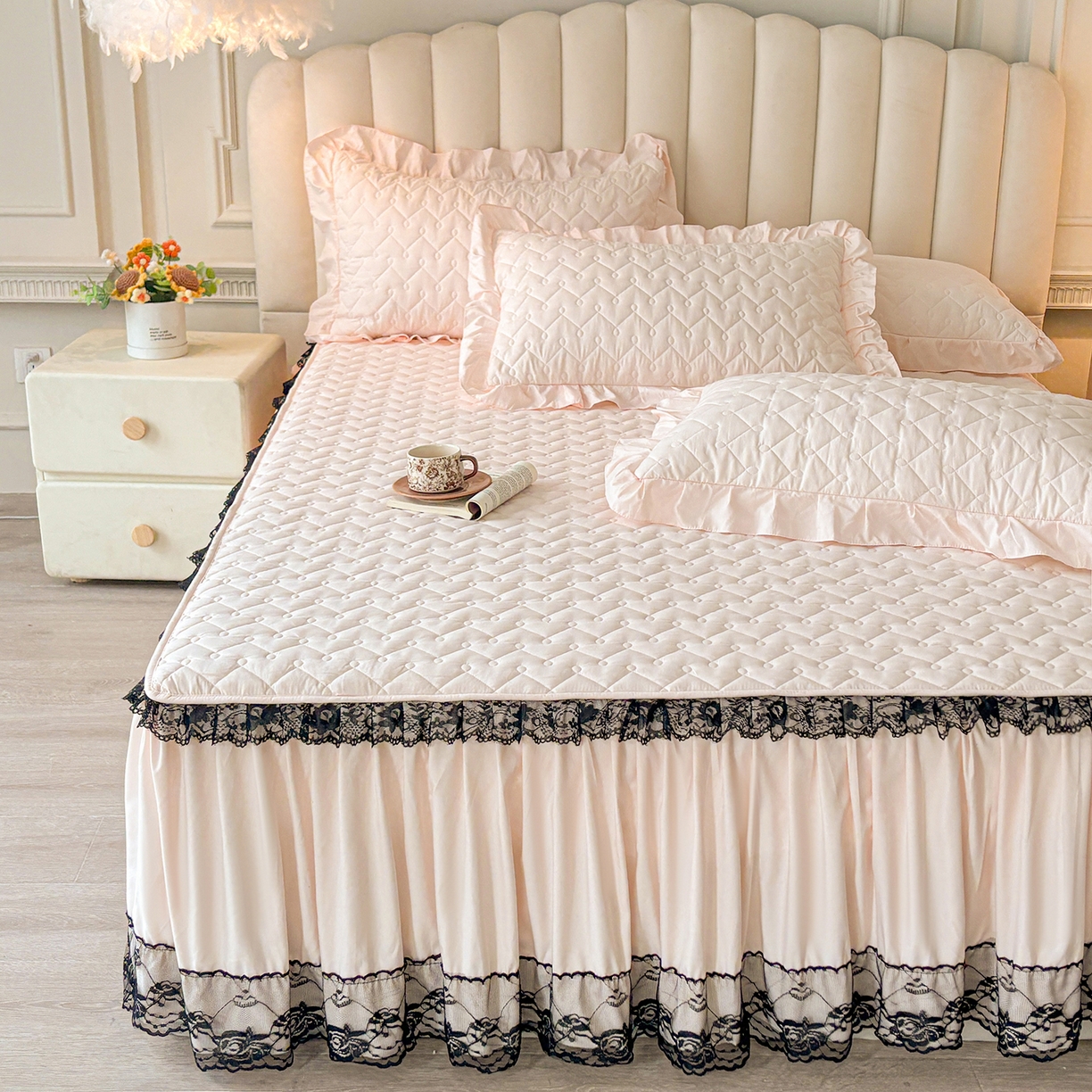 91家纺网 家纺一手货源 找家纺 笠裙家纺 2025新款蕾丝水洗棉夹棉加厚单床裙-繁星 繁星-玫瑰粉