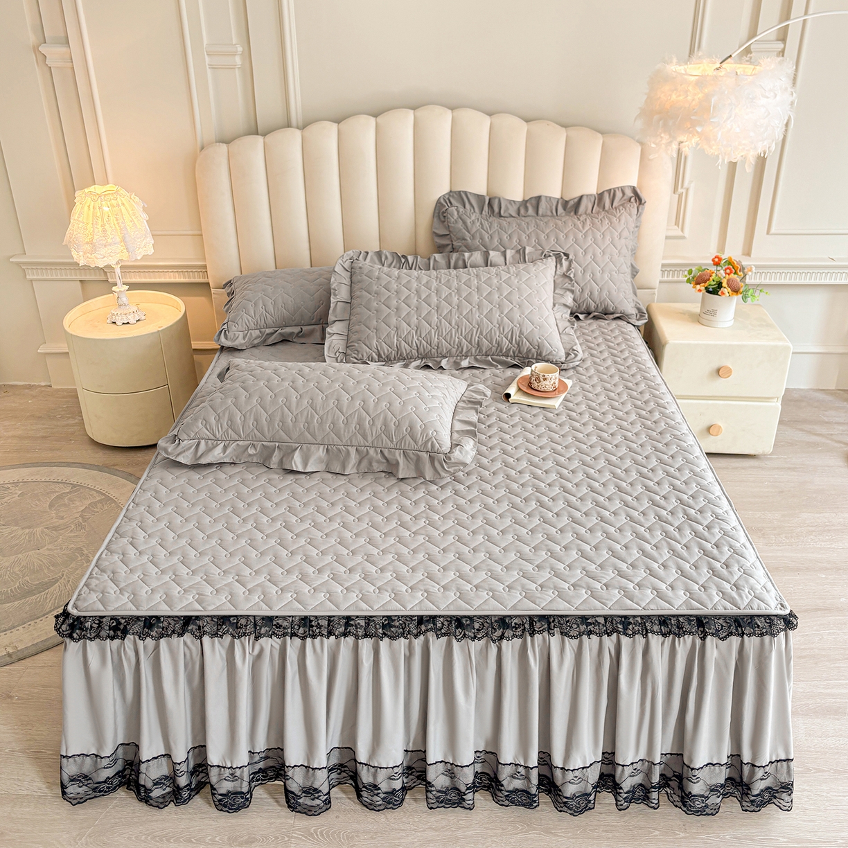 91家纺网 家纺一手货源 找家纺 笠裙家纺 2025新款蕾丝水洗棉夹棉加厚单床裙-繁星 繁星-浅灰