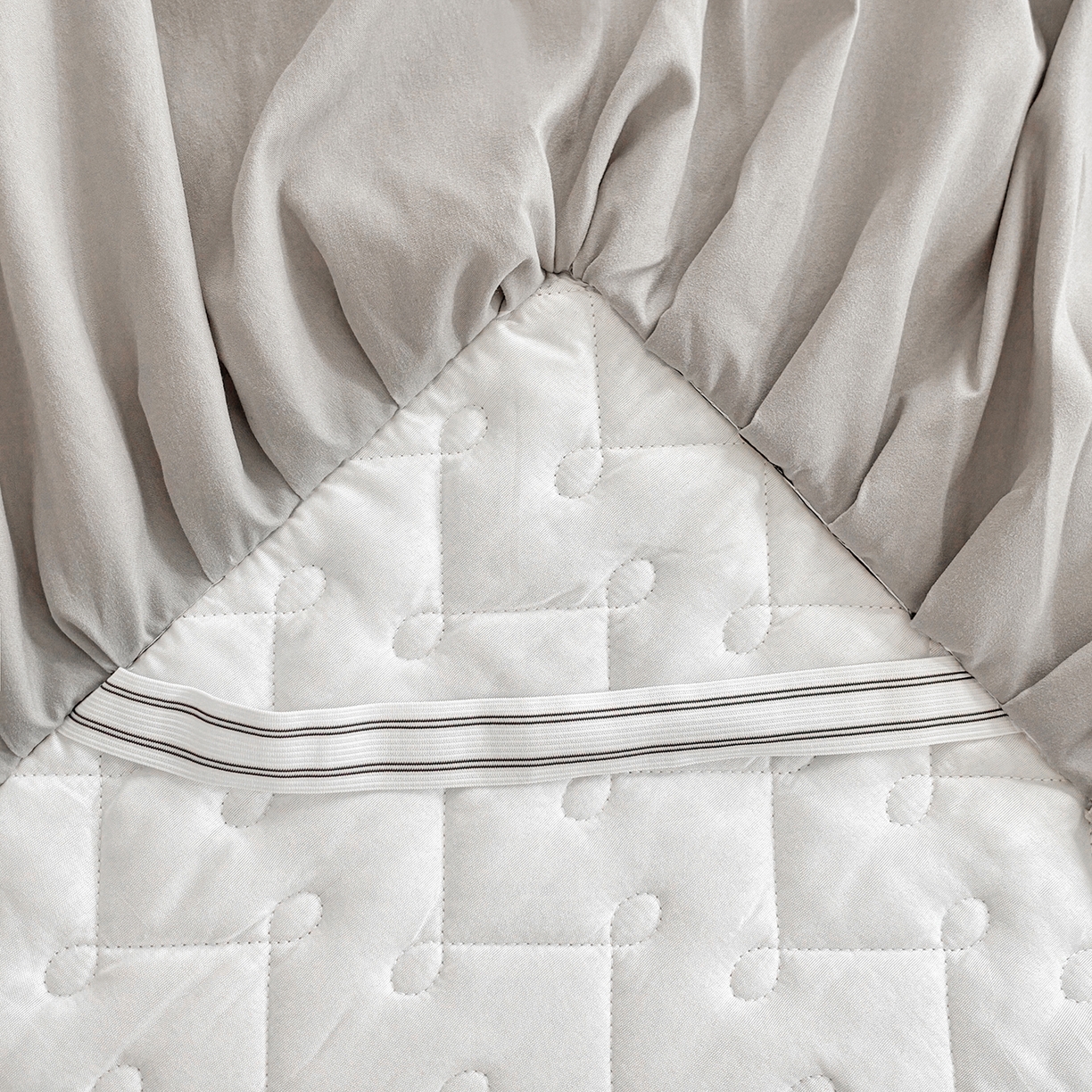 91家纺网 家纺一手货源 找家纺 笠裙家纺 2025新款蕾丝水洗棉夹棉加厚单床裙-繁星 繁星-浅灰