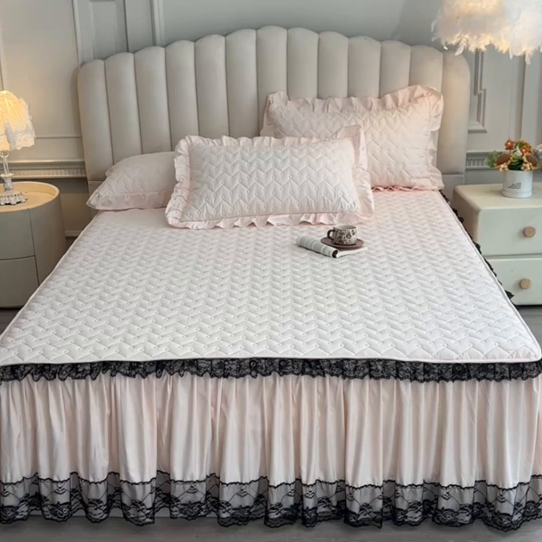 91家纺网 家纺一手货源 找家纺 （总）笠裙家纺 2025新款蕾丝水洗棉夹棉加厚单床裙-繁星