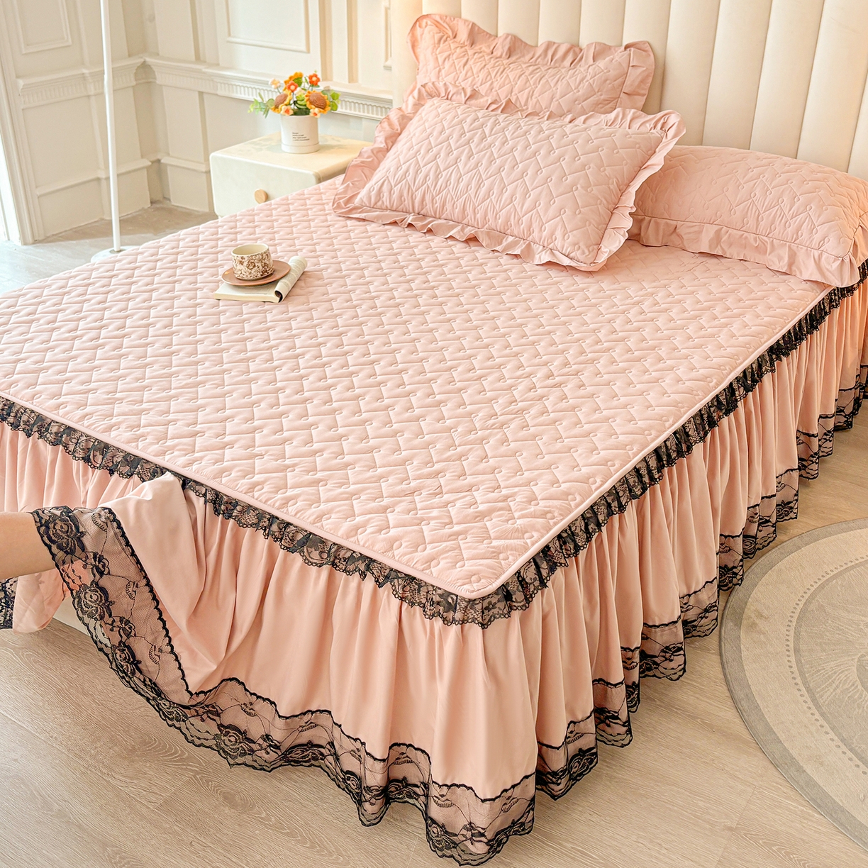 91家纺网 家纺一手货源 找家纺 笠裙家纺 2025新款蕾丝水洗棉夹棉加厚单床裙-繁星 繁星-豆沙