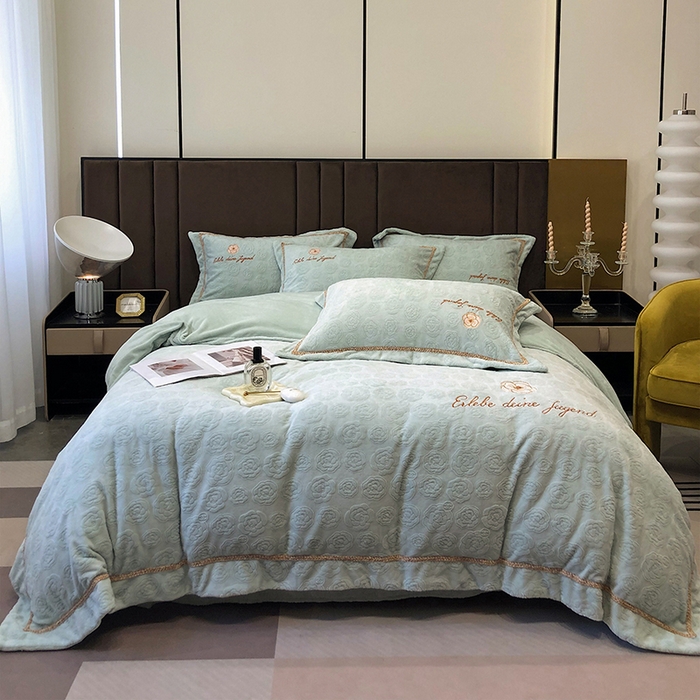 91家纺网 家纺一手货源 找家纺 （总）娇逸家居 2025新款秋冬冰岛浮雕雕花牛奶暖绒刺绣四件套-茶白