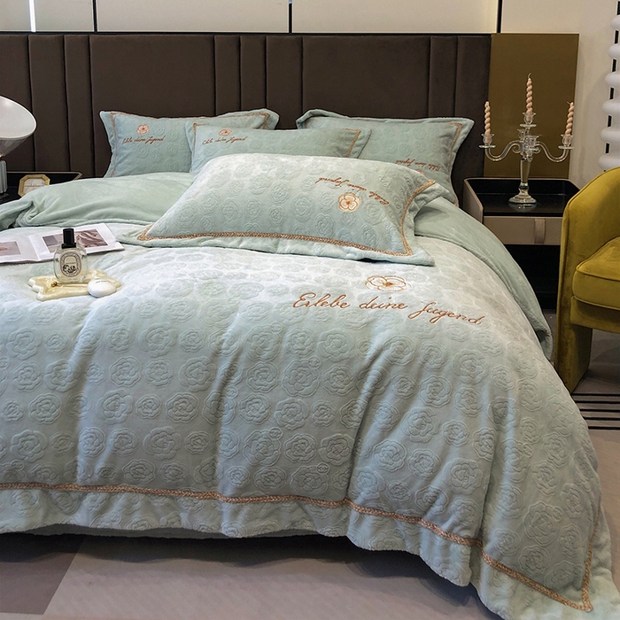 91家纺网 家纺一手货源 找家纺 （总）娇逸家居 2025新款秋冬冰岛浮雕雕花牛奶暖绒刺绣四件套-茶白