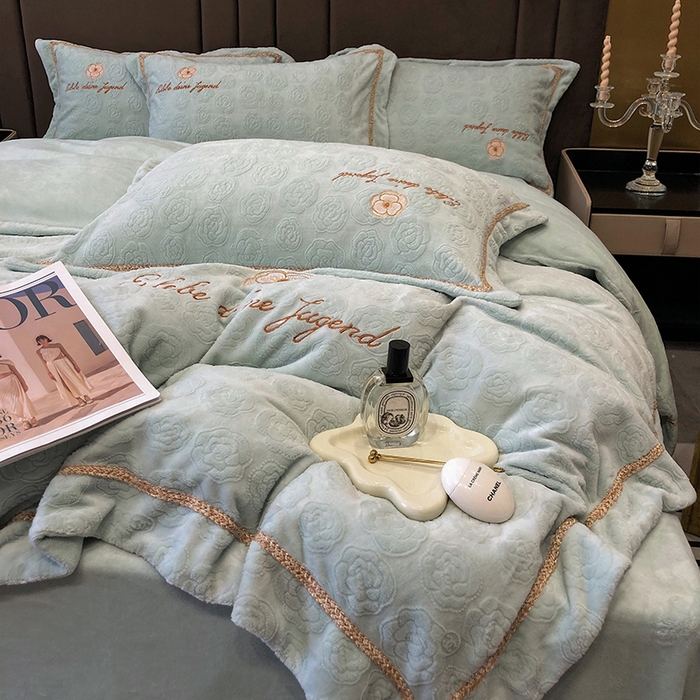 91家纺网 家纺一手货源 找家纺 （总）娇逸家居 2025新款秋冬冰岛浮雕雕花牛奶暖绒刺绣四件套-茶白