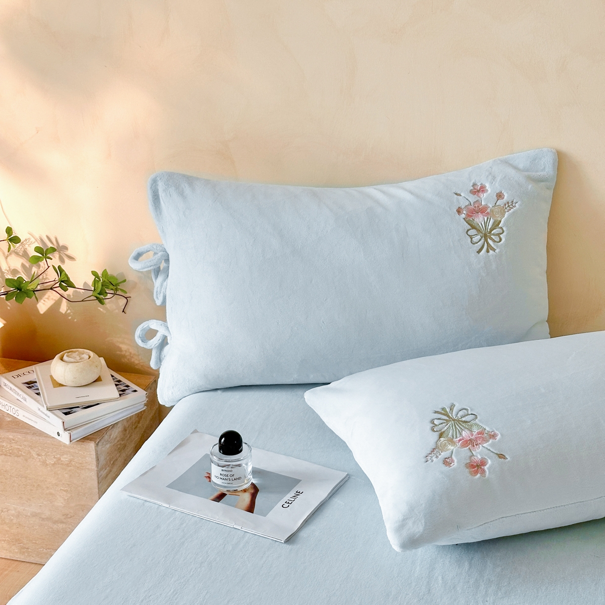 91家纺网 家纺一手货源 找家纺 帝王家纺 2025冬季爆款高克重牛奶绒刺绣四件套-花魁 花魁-蓝