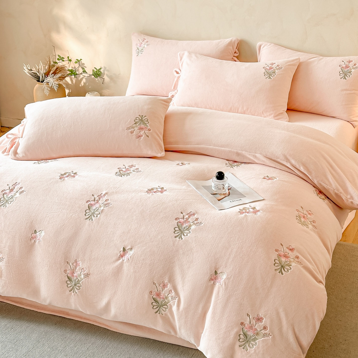 91家纺网 家纺一手货源 找家纺 （总）帝王家纺 2025冬季爆款高克重牛奶绒刺绣四件套-花魁