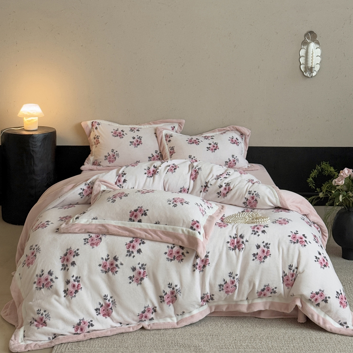 91家纺网 家纺一手货源 找家纺 （总）多乐娜 2025新款高克重260g全消光牛奶绒数码印花法式油画风高端款四件套 （会员-20）控价最低368起