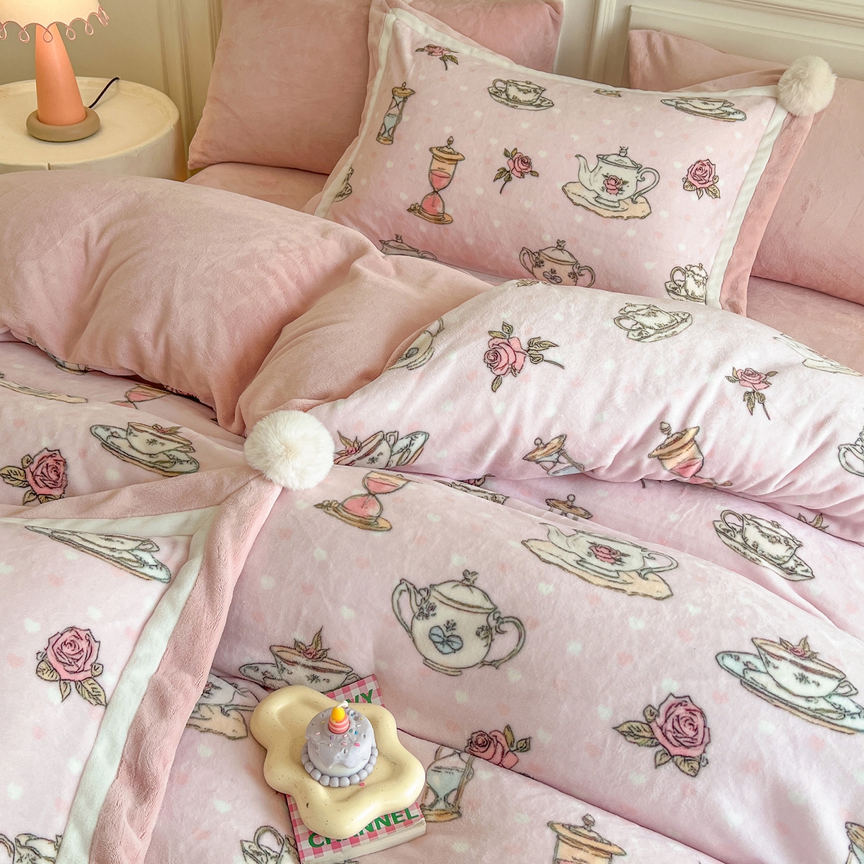 91家纺网 家纺一手货源 找家纺 （总）多乐娜 2025新款高克重260g全消光牛奶绒数码印花法式油画风高端款四件套 （会员-20）控价最低368起