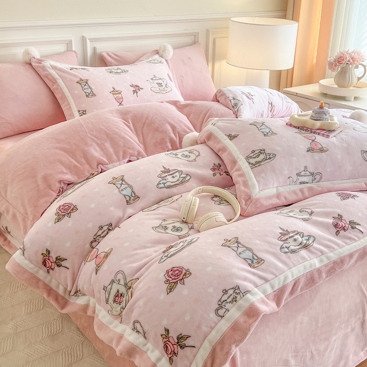 91家纺网 家纺一手货源 找家纺 （总）多乐娜 2025新款高克重260g全消光牛奶绒数码印花法式油画风高端款四件套 （会员-20）控价最低368起