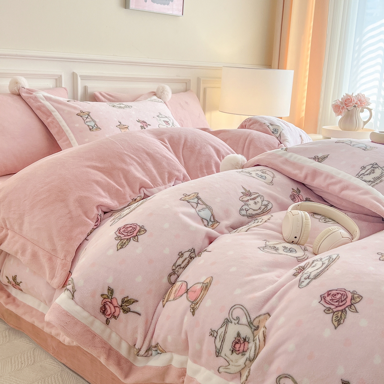 91家纺网 家纺一手货源 找家纺 （总）多乐娜 2025新款高克重260g全消光牛奶绒数码印花法式油画风高端款四件套 （会员-20）控价最低368起