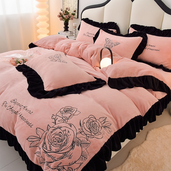 91家纺网 家纺一手货源 找家纺 （总）炫拼家纺 2024新款法式牛奶绒刺绣花边四件套