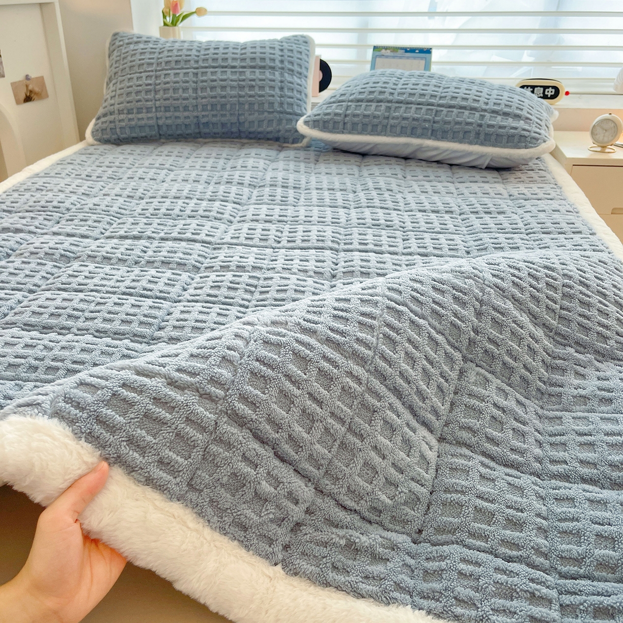 91家纺网 家纺一手货源 找家纺 予梦家纺 2025新款加厚塔芙绒床垫床褥床护垫（带卖点图和买家秀） 华夫格 苍蓝