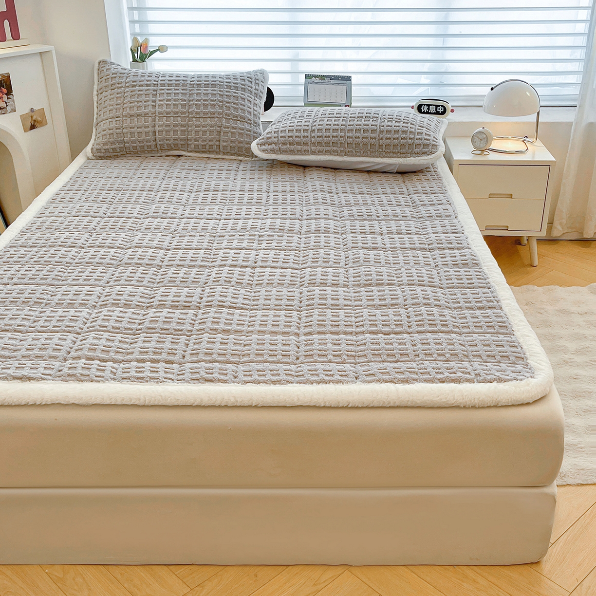 91家纺网 家纺一手货源 找家纺 予梦家纺 2025新款加厚塔芙绒床垫床褥床护垫（带卖点图和买家秀） 华夫格 星灰