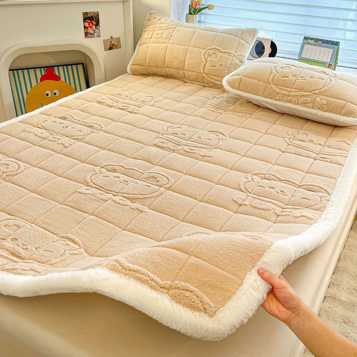 91家纺网 家纺一手货源 找家纺 予梦家纺 2025新款加厚塔芙绒床垫床褥床护垫（带卖点图和买家秀） 绅士熊 卡其