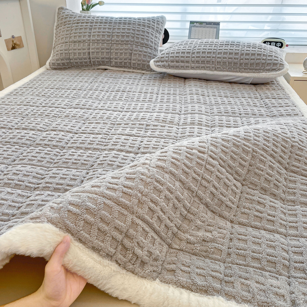 91家纺网 家纺一手货源 找家纺 予梦家纺 2025新款加厚塔芙绒床垫床褥床护垫（带卖点图和买家秀） 华夫格 星灰