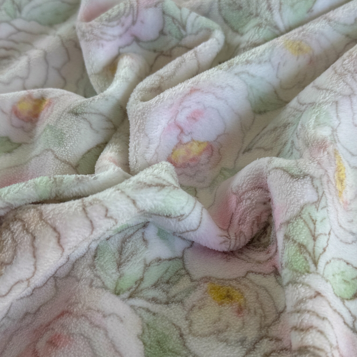 91家纺网 家纺一手货源 找家纺 （总）娇逸家居 2025新款高克重A类数码印花牛奶绒双拼边款四件套