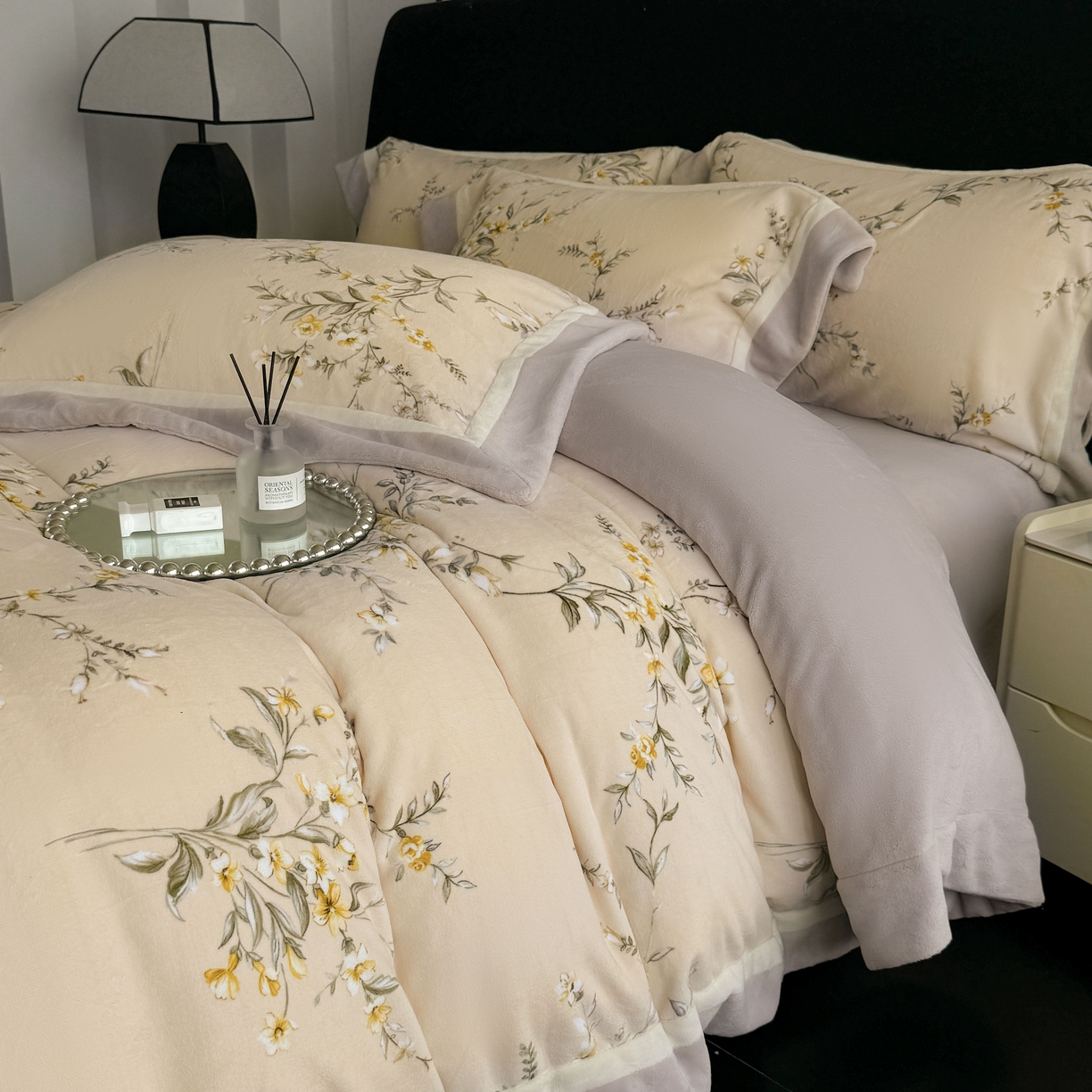 91家纺网 家纺一手货源 找家纺 （总）娇逸家居 2025新款高克重A类数码印花牛奶绒双拼边款四件套