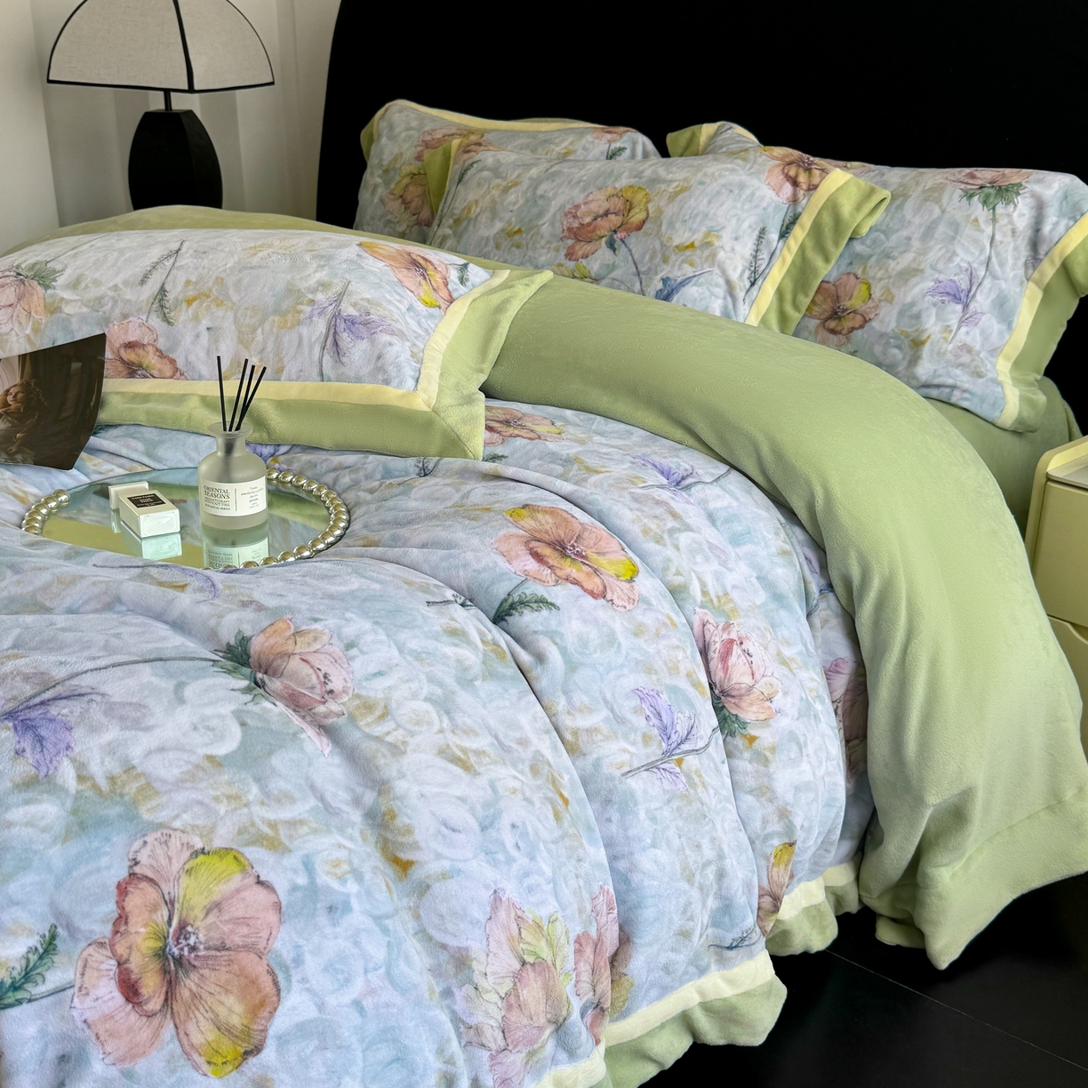 91家纺网 家纺一手货源 找家纺 （总）娇逸家居 2025新款高克重A类数码印花牛奶绒双拼边款四件套