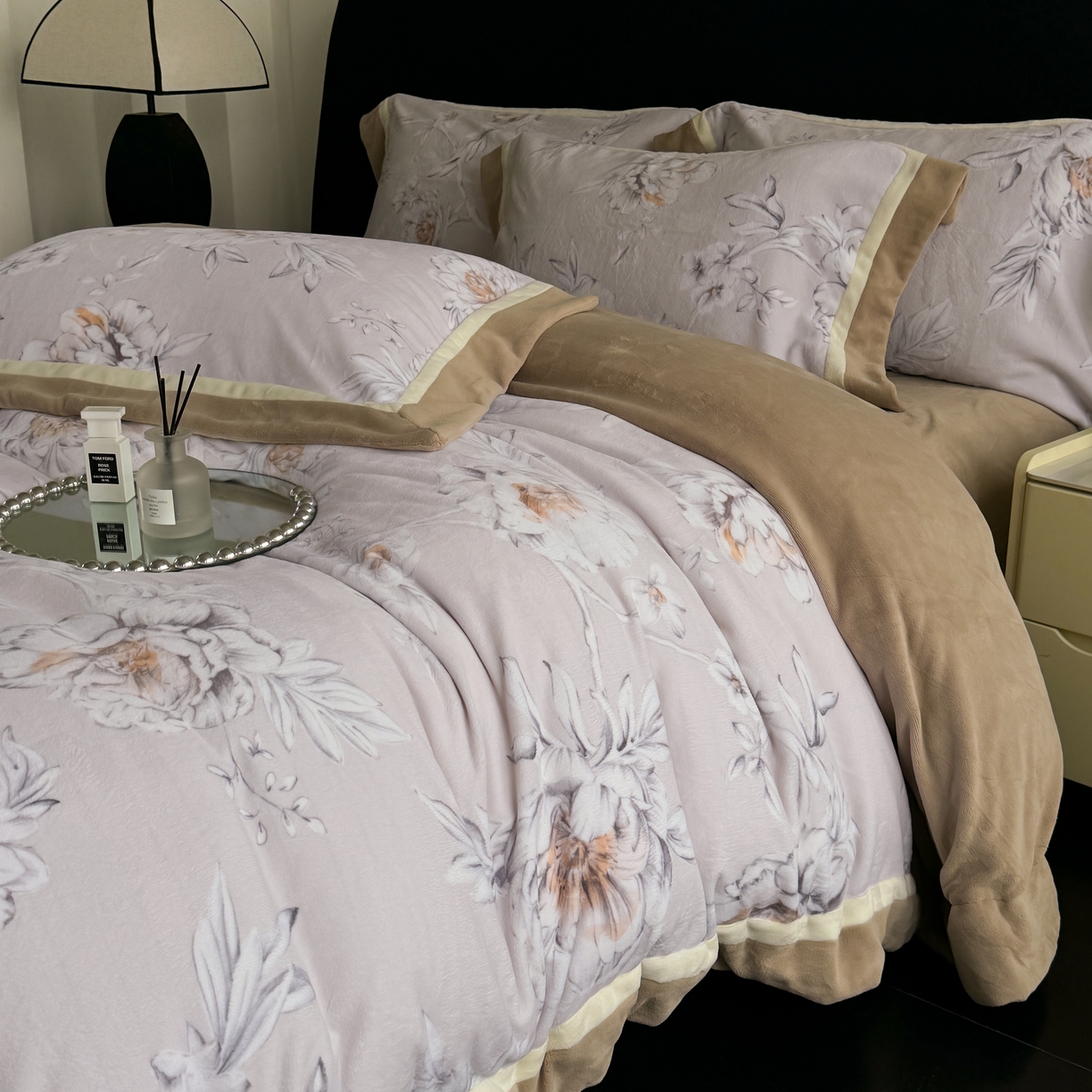 娇逸家居 2025新款高克重A类数码印花牛奶绒双拼边款四件套 扶桑