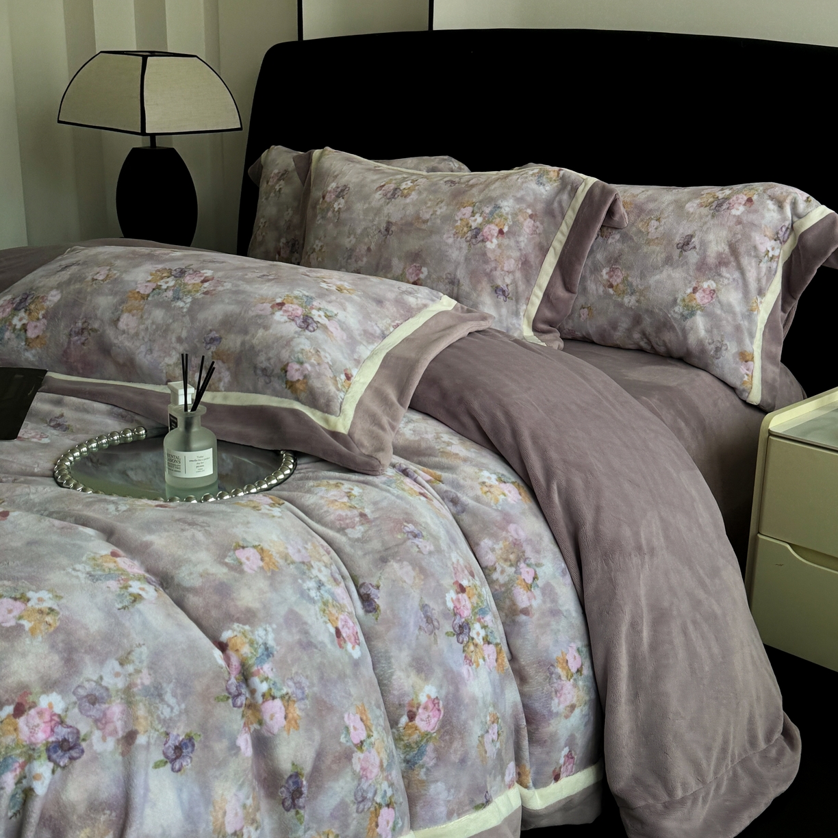 娇逸家居 2025新款高克重A类数码印花牛奶绒双拼边款四件套 仙客