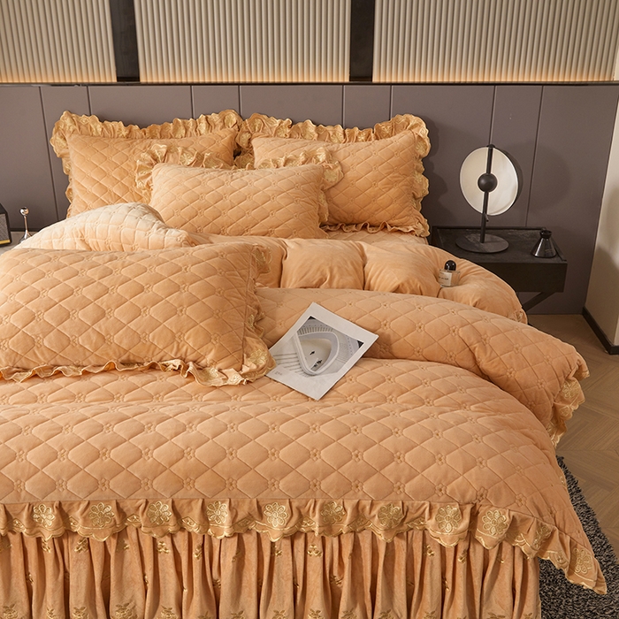 91家纺网 家纺一手货源 找家纺 罗艺轩 2025新款婴儿绒加厚保暖床裙式四件套-心语 心语-香槟金