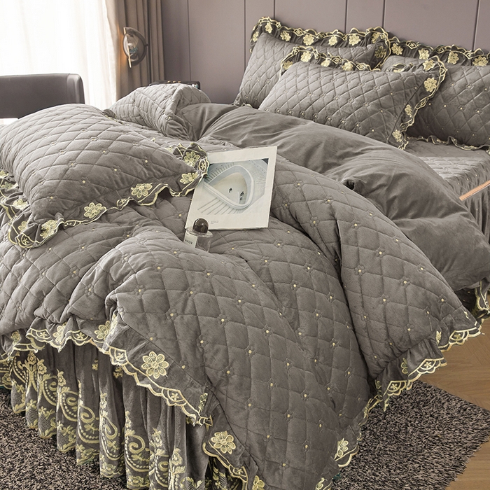 91家纺网 家纺一手货源 找家纺 罗艺轩 2025新款婴儿绒加厚保暖床裙式四件套-心语 心语-高级灰