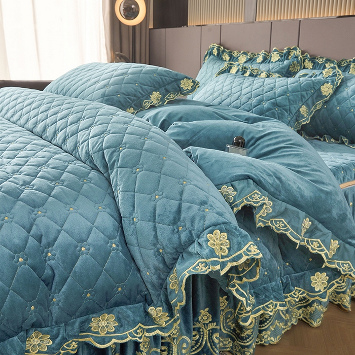 91家纺网 家纺一手货源 找家纺 罗艺轩 2025新款婴儿绒加厚保暖床裙式四件套-心语 心语-湖蓝