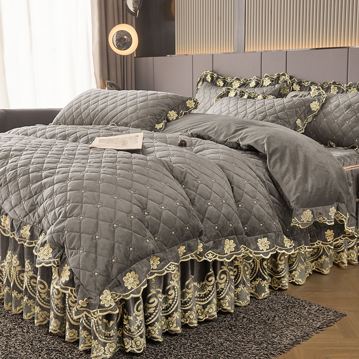 91家纺网 家纺一手货源 找家纺 罗艺轩 2025新款婴儿绒加厚保暖床裙式四件套-心语 心语-高级灰