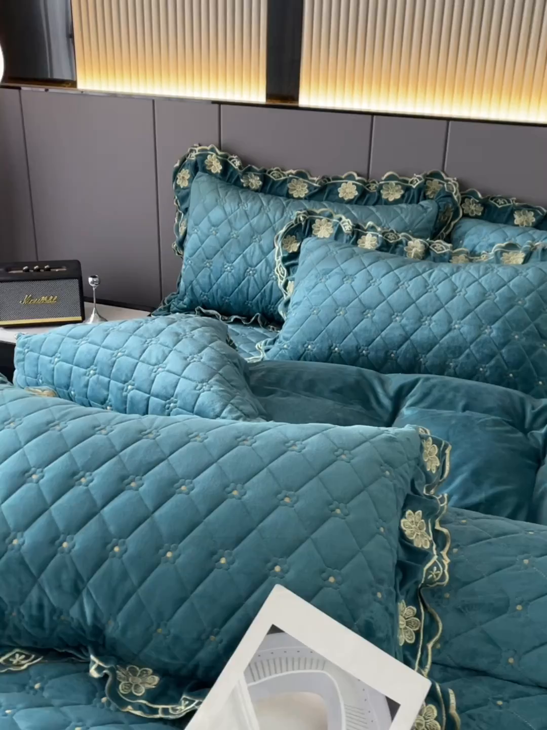 91家纺网 家纺一手货源 找家纺 罗艺轩 2025新款婴儿绒加厚保暖床裙式四件套-心语 心语-翡翠绿