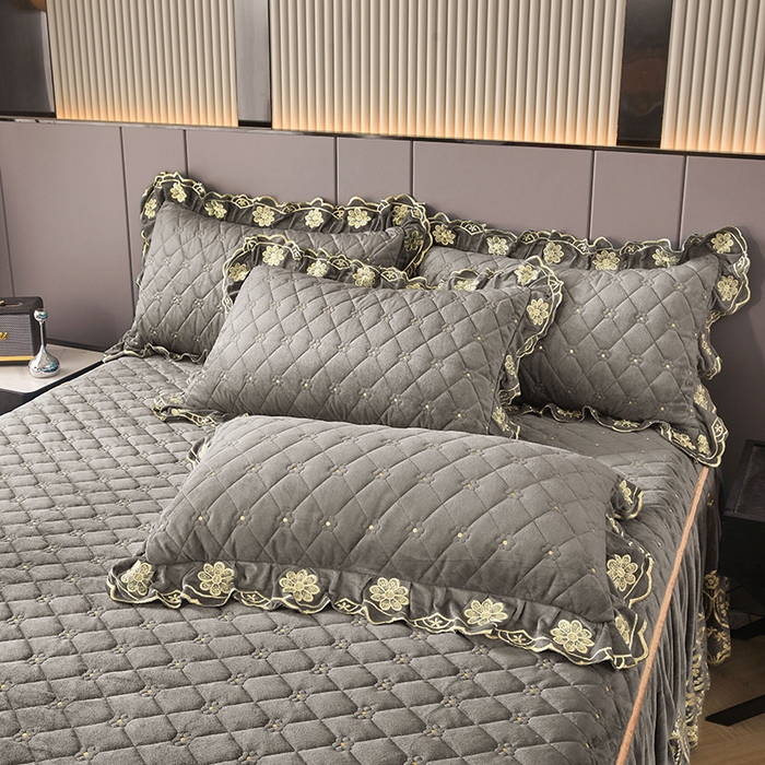 91家纺网 家纺一手货源 找家纺 罗艺轩 2025新款婴儿绒加厚保暖床裙式四件套-心语 心语-高级灰