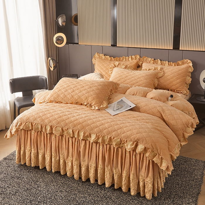 91家纺网 家纺一手货源 找家纺 罗艺轩 2025新款婴儿绒加厚保暖床裙式四件套-心语 心语-香槟金