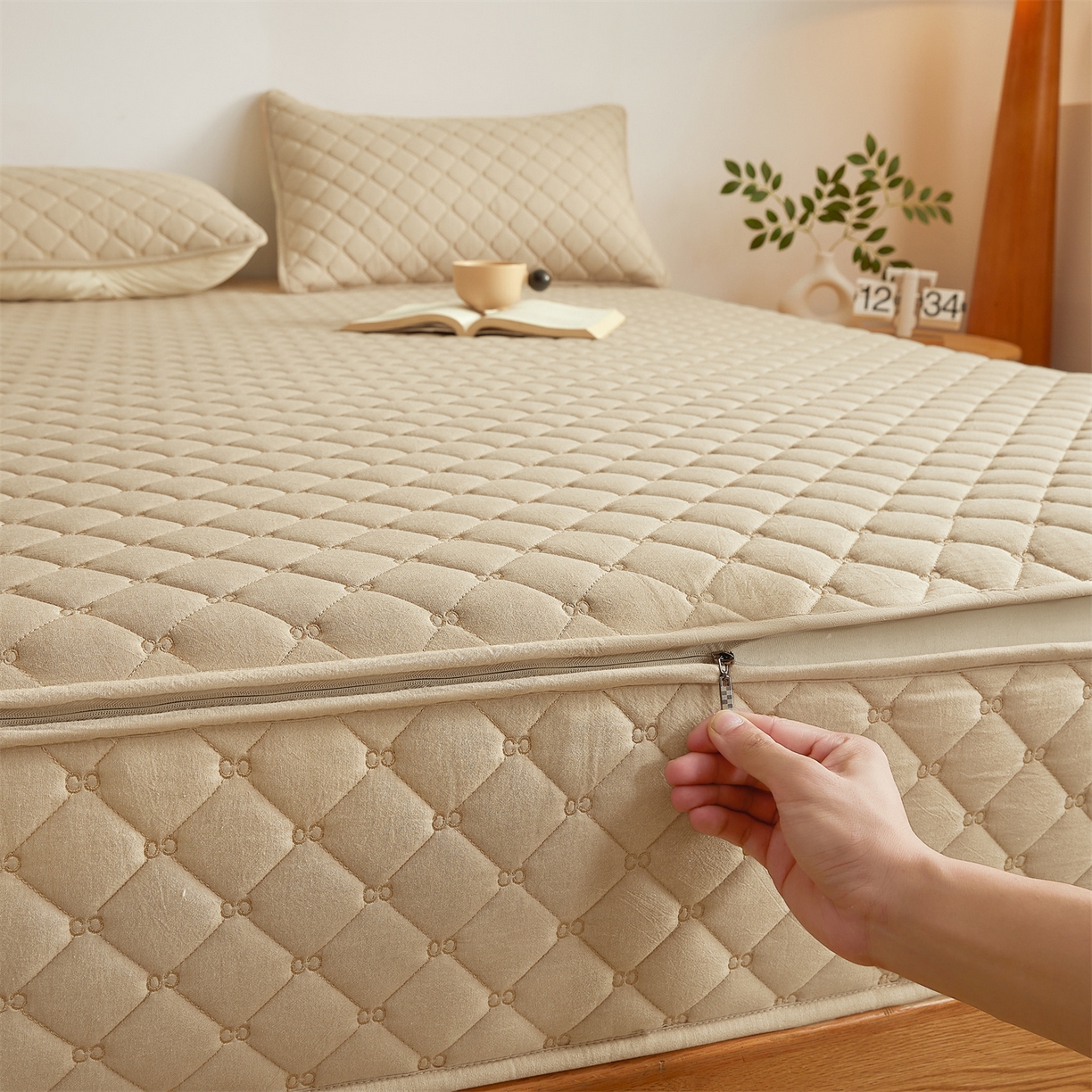 91家纺网 家纺一手货源 找家纺 （总）伊人坊 2025新款A类全棉水洗棉六面全包夹棉床笠床垫保护套拉链床笠