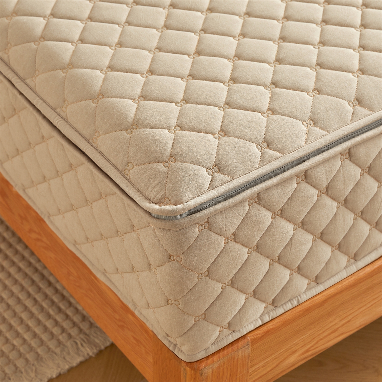 91家纺网 家纺一手货源 找家纺 伊人坊 2025新款A类全棉水洗棉六面全包夹棉床笠床垫保护套拉链床笠 浅米驼