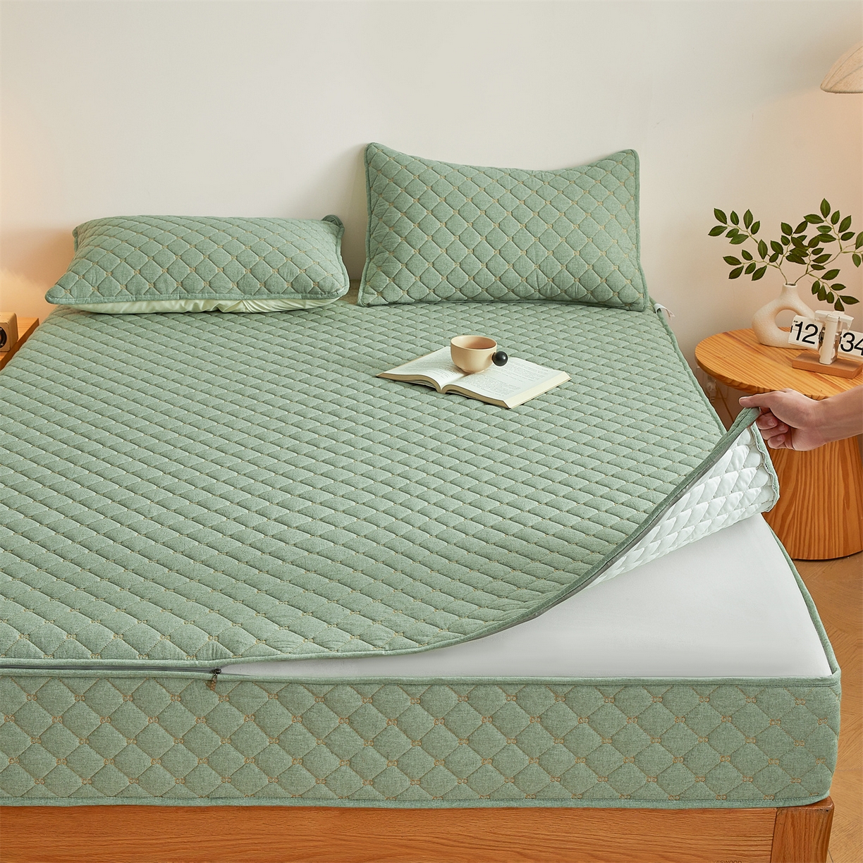 91家纺网 家纺一手货源 找家纺 伊人坊 2025新款A类全棉水洗棉六面全包夹棉床笠床垫保护套拉链床笠 青果绿