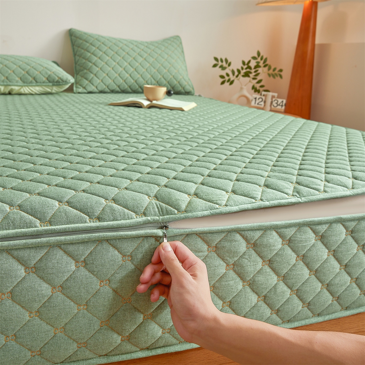 伊人坊 2025新款A类全棉水洗棉六面全包夹棉床笠床垫保护套拉链床笠 青果绿