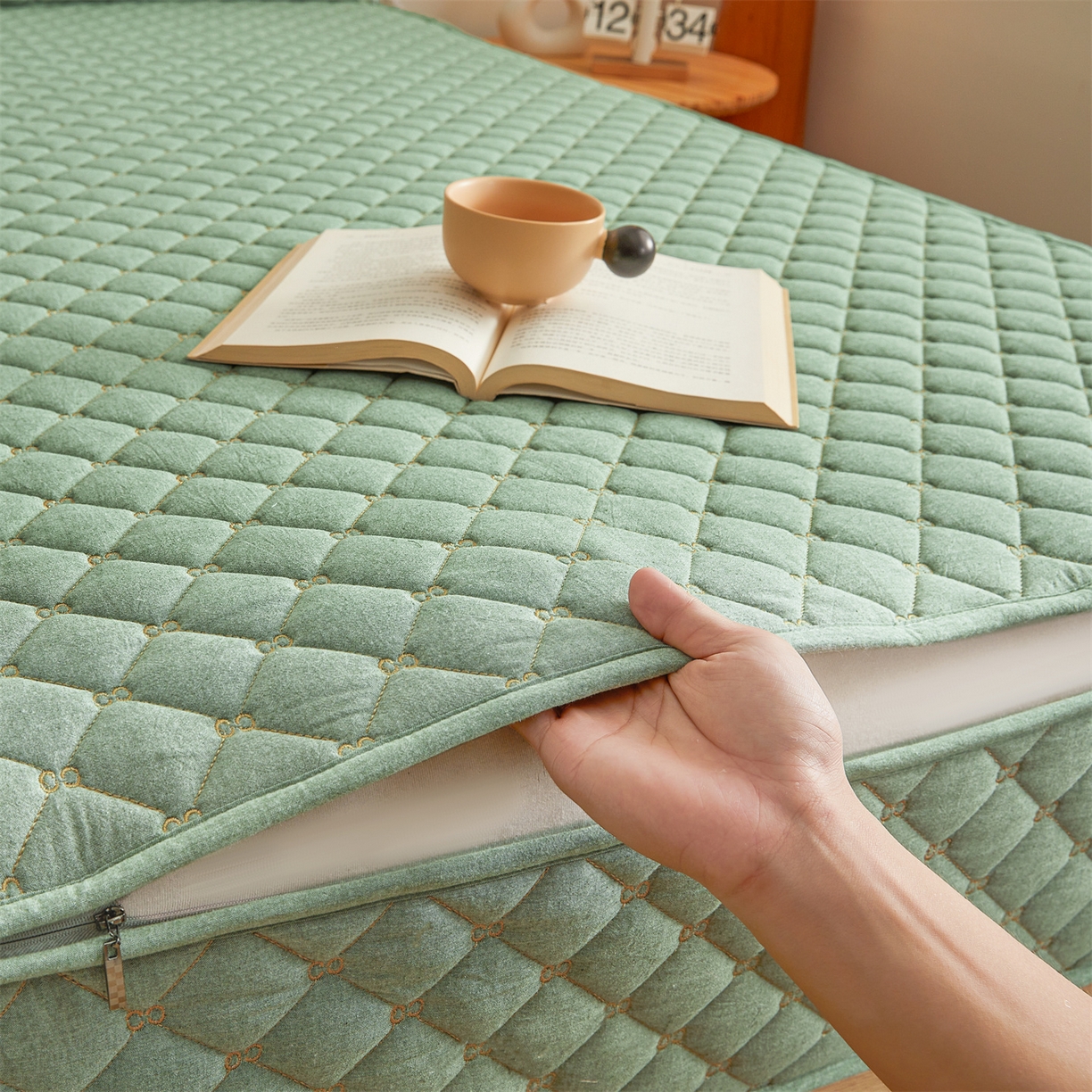 91家纺网 家纺一手货源 找家纺 伊人坊 2025新款A类全棉水洗棉六面全包夹棉床笠床垫保护套拉链床笠 青果绿