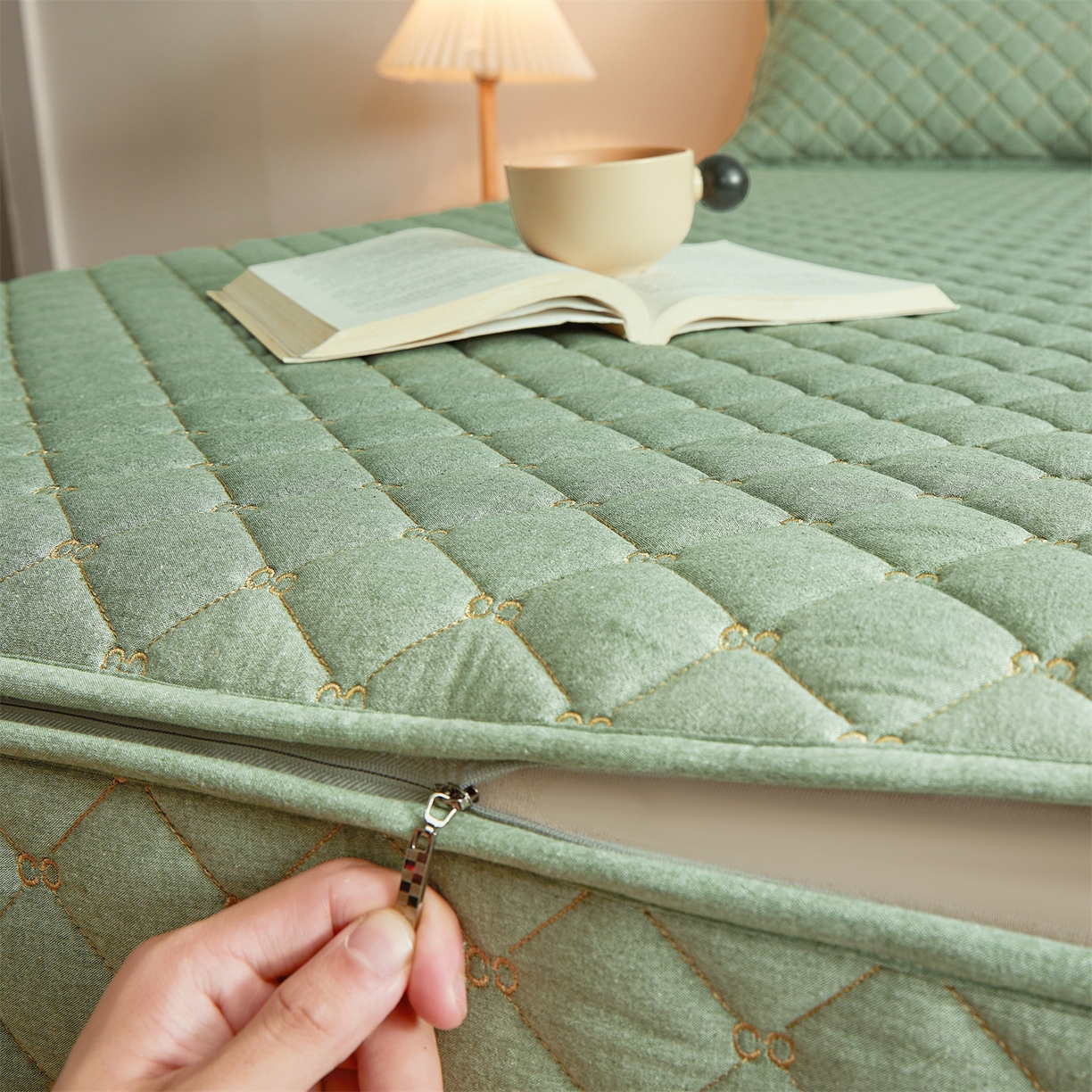 91家纺网 家纺一手货源 找家纺 伊人坊 2025新款A类全棉水洗棉六面全包夹棉床笠床垫保护套拉链床笠 青果绿