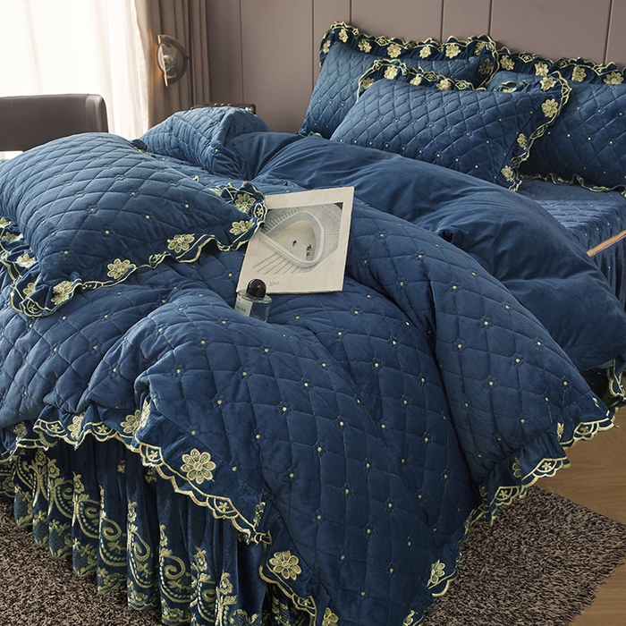 91家纺网 家纺一手货源 找家纺 罗艺轩 2025新款婴儿绒加厚保暖床裙式三件套-心语 心语-宝蓝