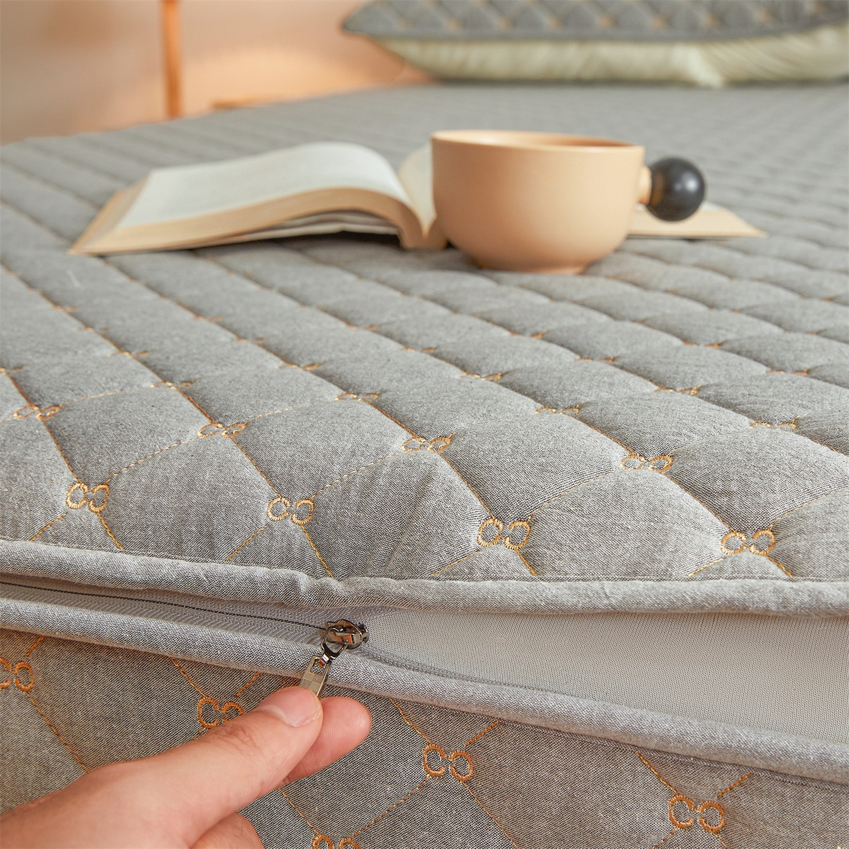 91家纺网 家纺一手货源 找家纺 伊人坊 2025新款A类全棉水洗棉六面全包夹棉床笠床垫保护套拉链床笠 时尚灰